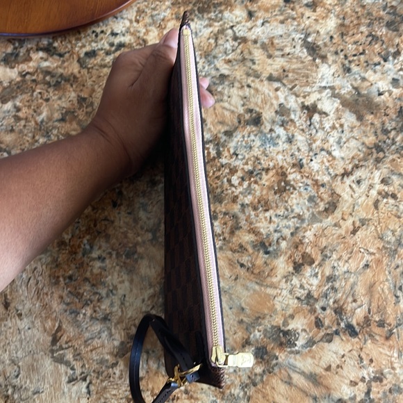 ✨Authentic✨ Louis Vuitton Neverfull DE Pouch Only - Picture 4 of 17
